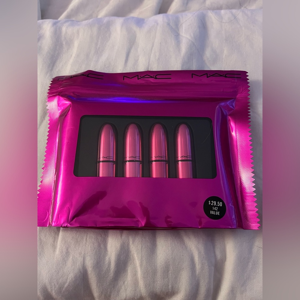 MAC COSMETICS Holiday Lipstick Set